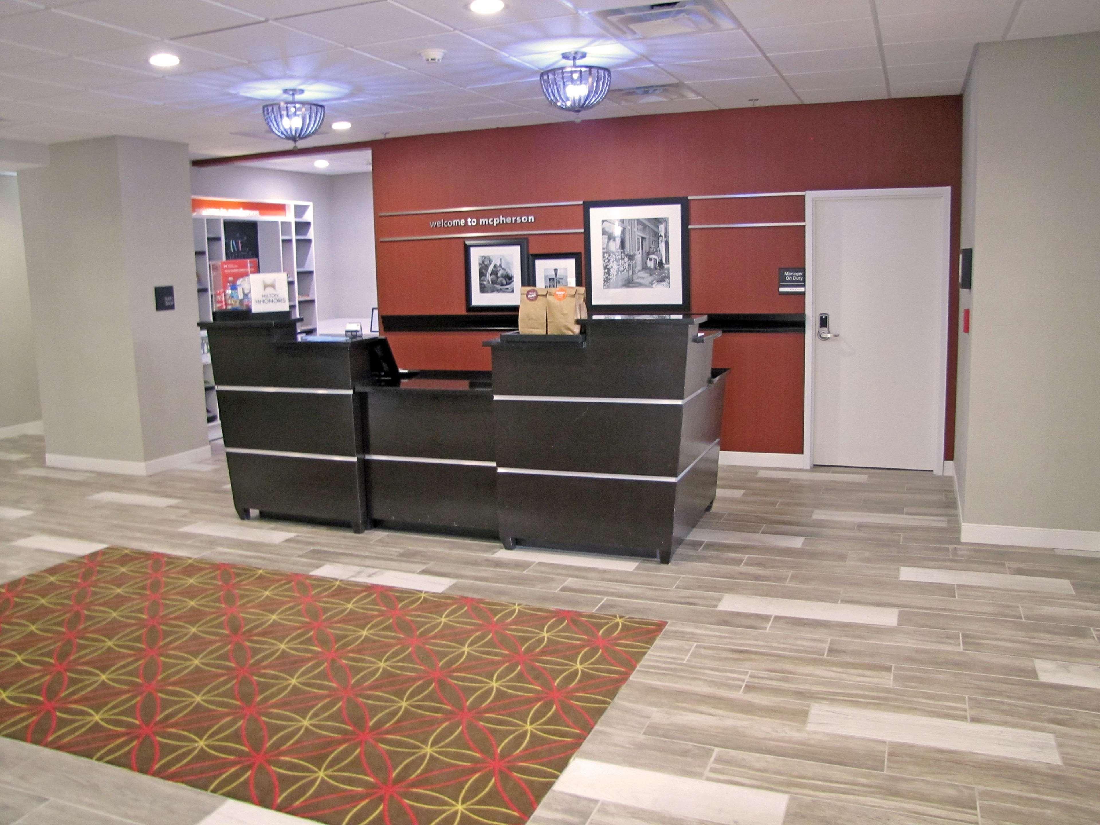 Hampton Inn Mcpherson Exteriér fotografie