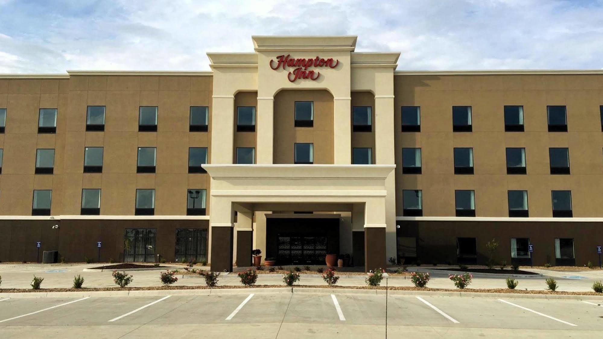 Hampton Inn Mcpherson Exteriér fotografie